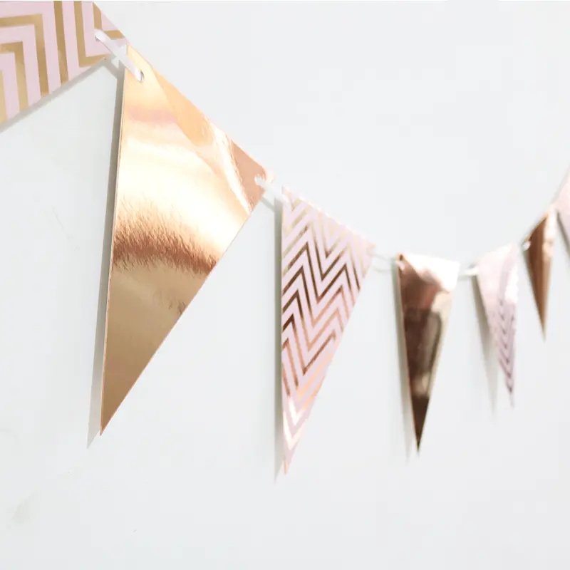 Wimpelfahne aus Glitzerpapier